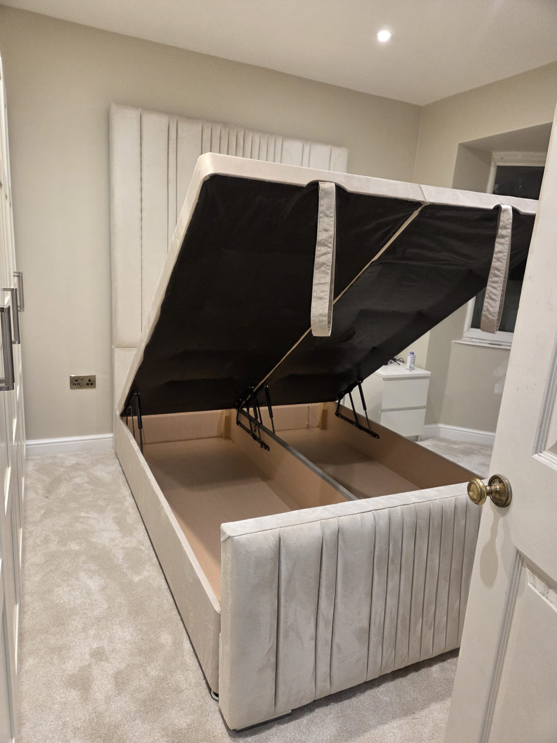 Ottoman Beds Pros and Cons: Everything You Should Know Before Buying